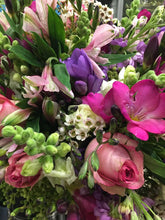 Load image into Gallery viewer, Florists Choice Seasonal Bouquet
